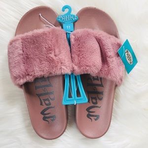 Mad Love Mauve Phoebe Cozy Fuzzy Slide Sandals